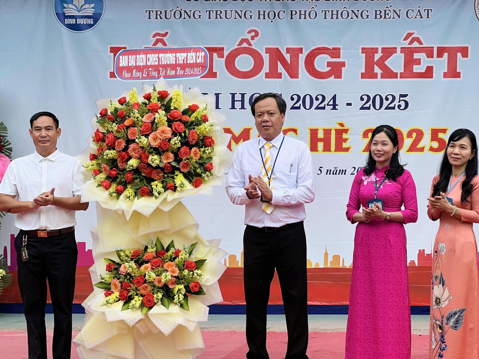 LỄ TỔNG KẾT NĂM HỌC 2024–2025 TRƯỜNG THPT BẾN CÁT: KHÉP LẠI MỘT NĂM HỌC NỖ LỰC VÀ GHI NHẬN